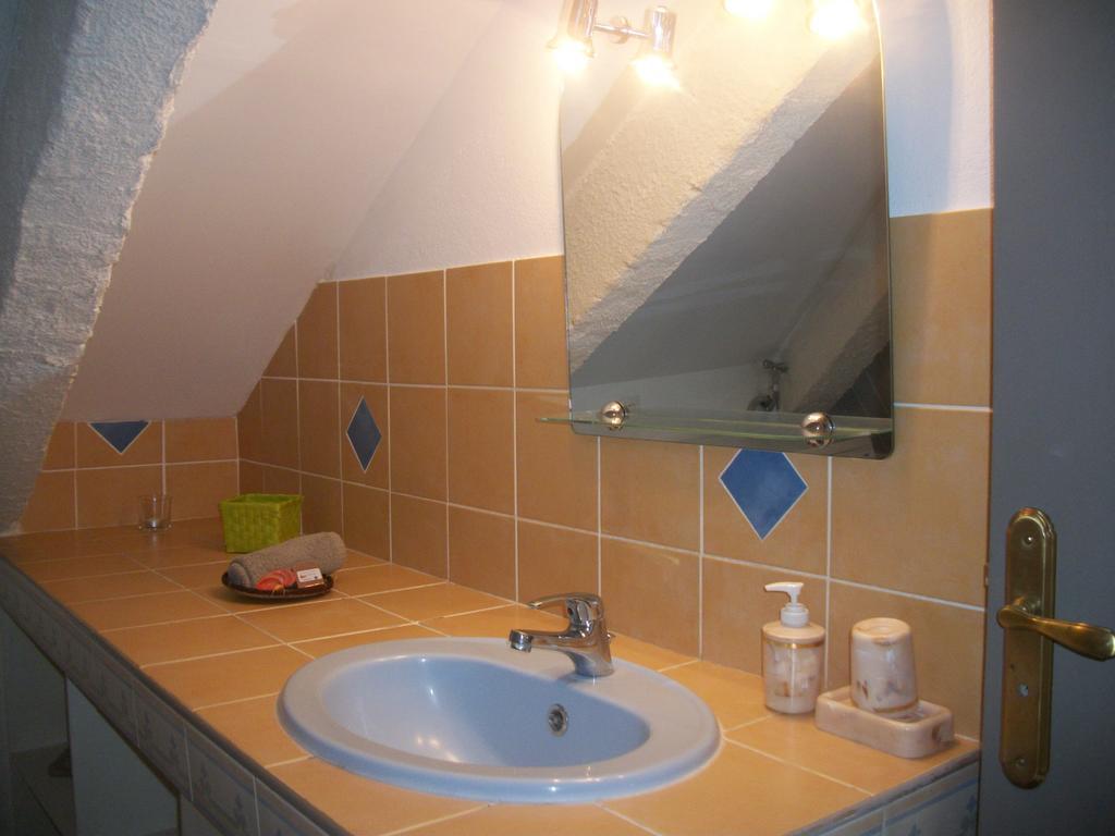 Le Rubinjo - Appartement D'Hotes Сен-Бенуа Екстер'єр фото